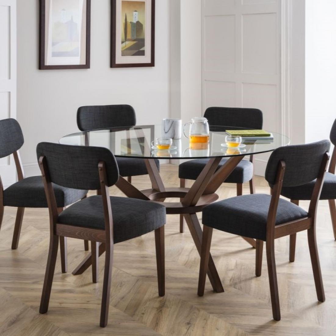 Chelsea Dining Table with Farringdon chairs