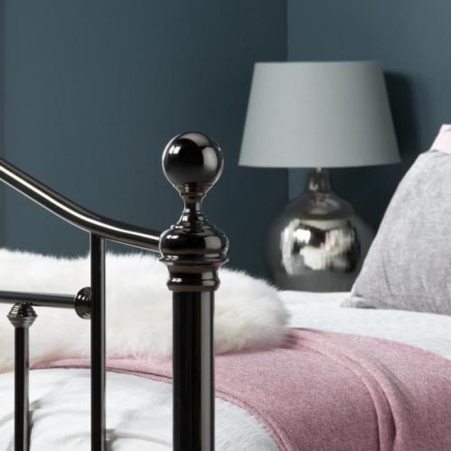 Victoria Metal Bed